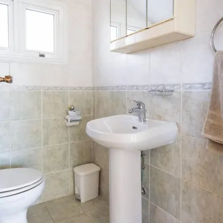 Oceana فيلة أيا نابا